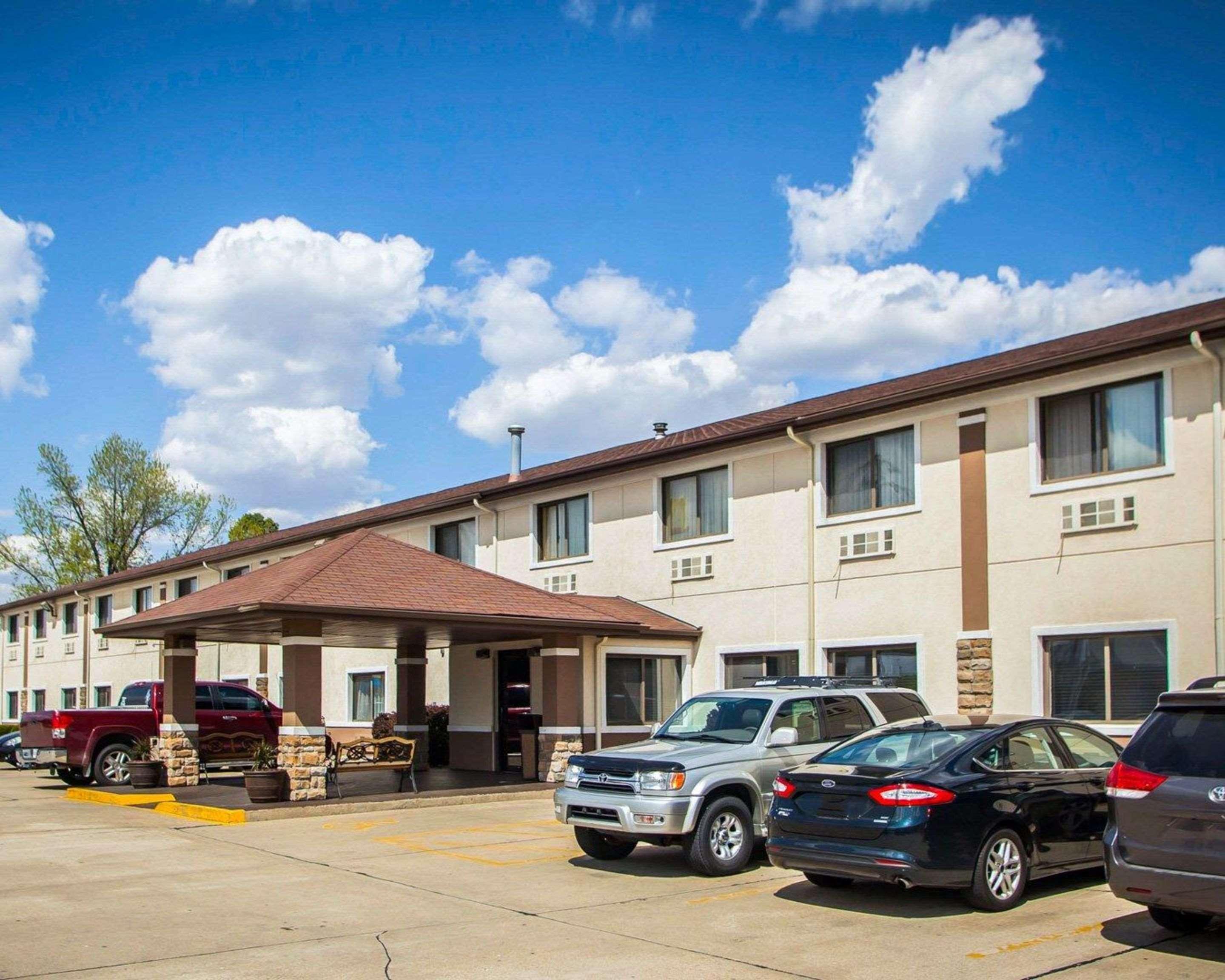 Quality Inn Near I-72 And Hwy 51 Forsyth Exterior photo
