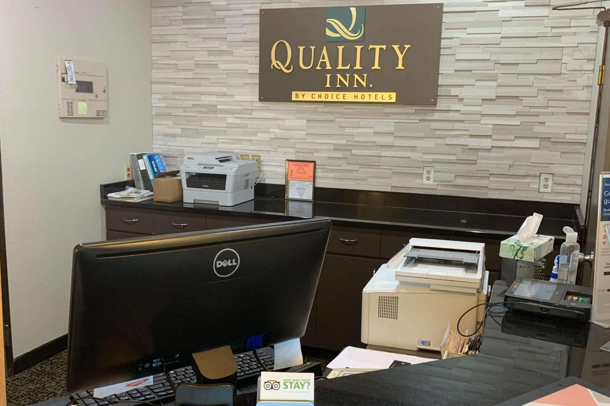 Quality Inn Near I-72 And Hwy 51 Forsyth Exterior photo