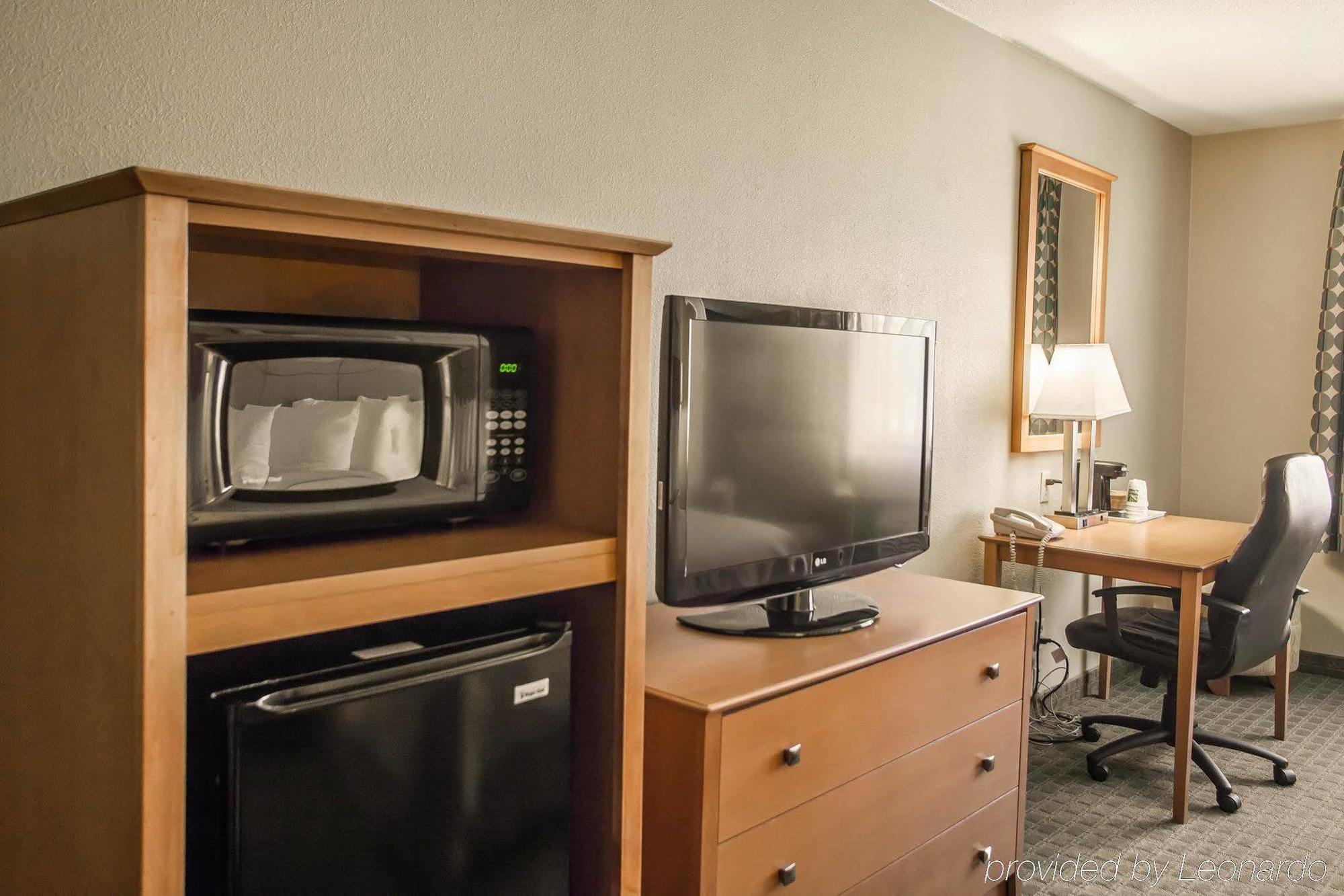 Quality Inn Near I-72 And Hwy 51 Forsyth Exterior photo