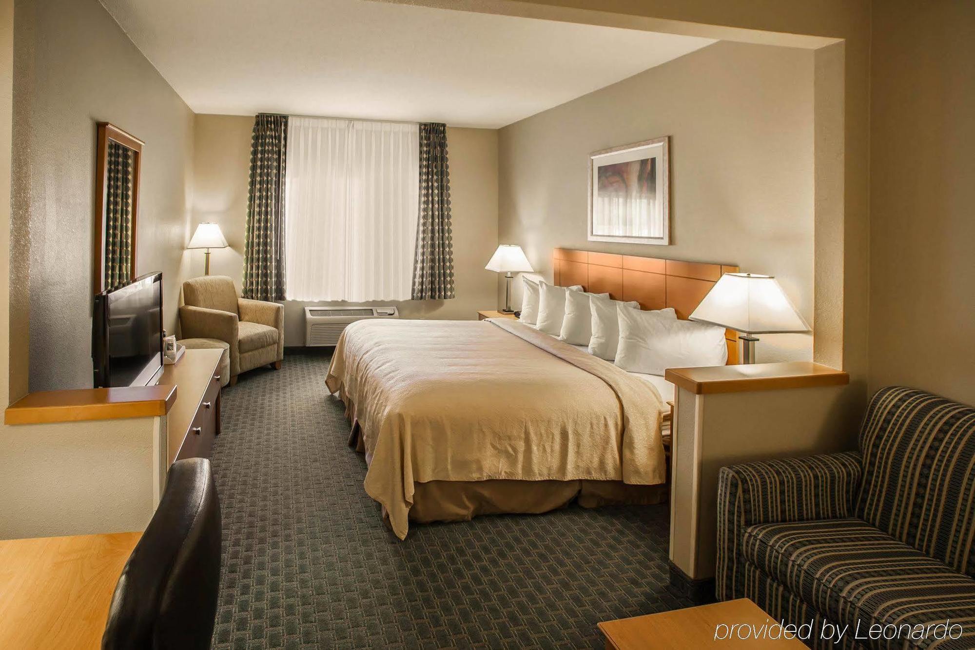 Quality Inn Near I-72 And Hwy 51 Forsyth Exterior photo