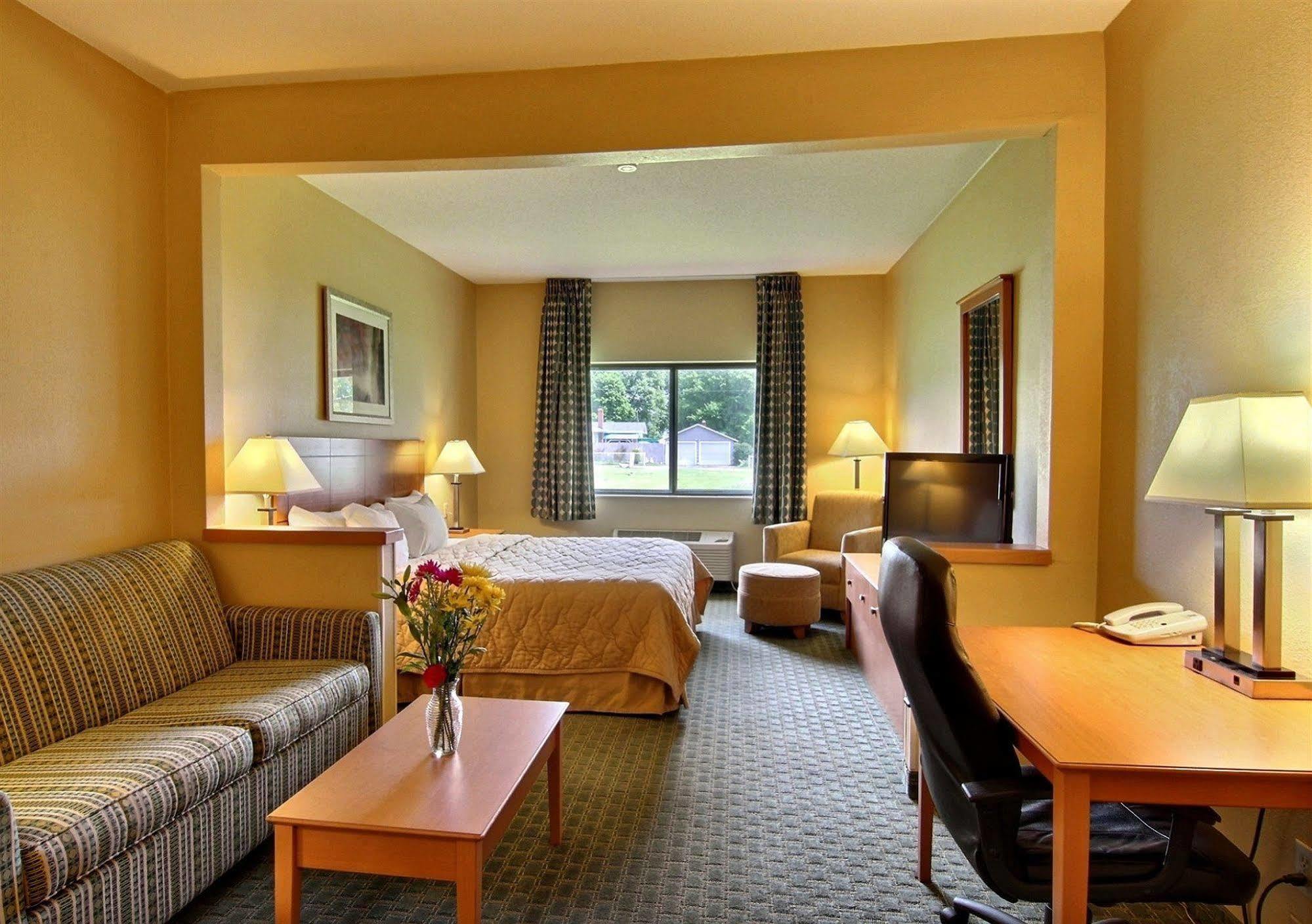 Quality Inn Near I-72 And Hwy 51 Forsyth Exterior photo